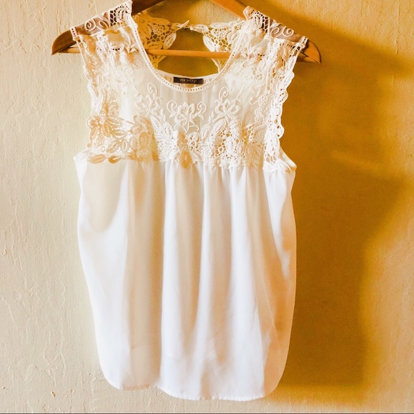 Tops - 🎁Orsay Embroidered Top🎁